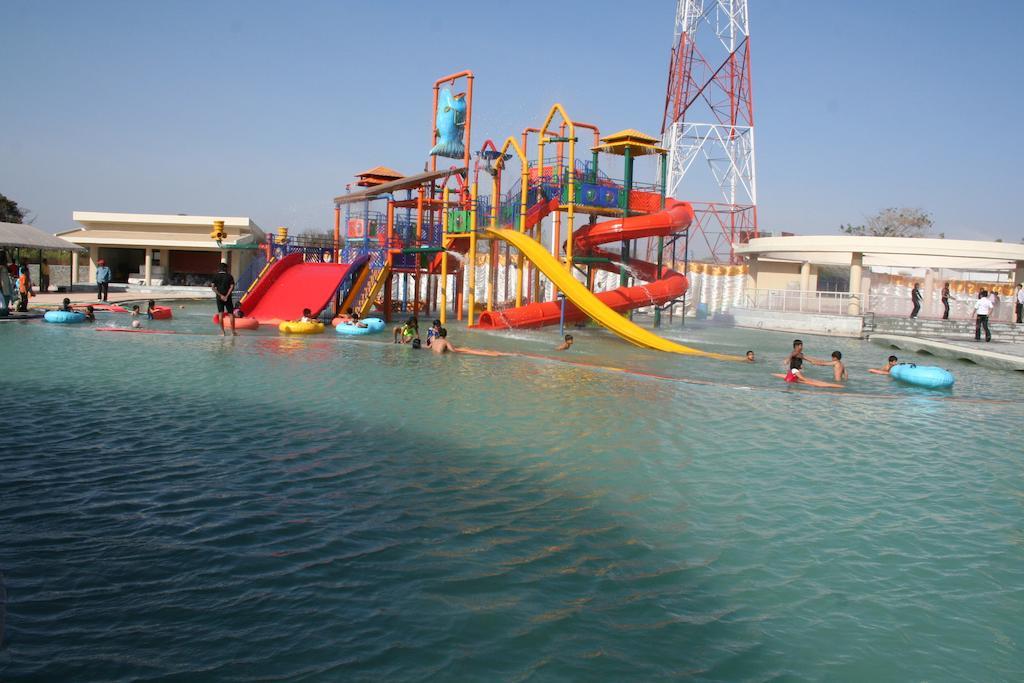 Sentosa Resorts & Water Park Chinchvad Экстерьер фото