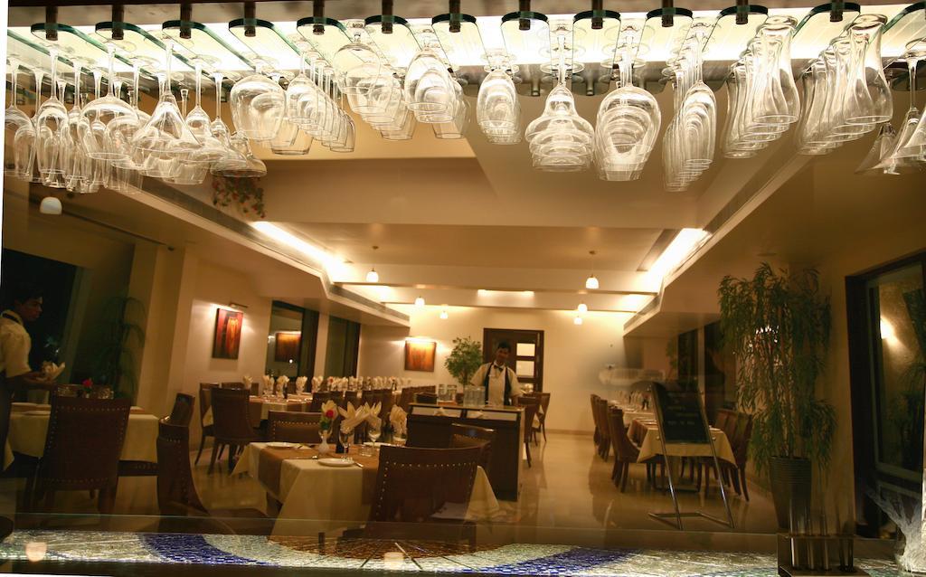 Sentosa Resorts & Water Park Chinchvad Экстерьер фото