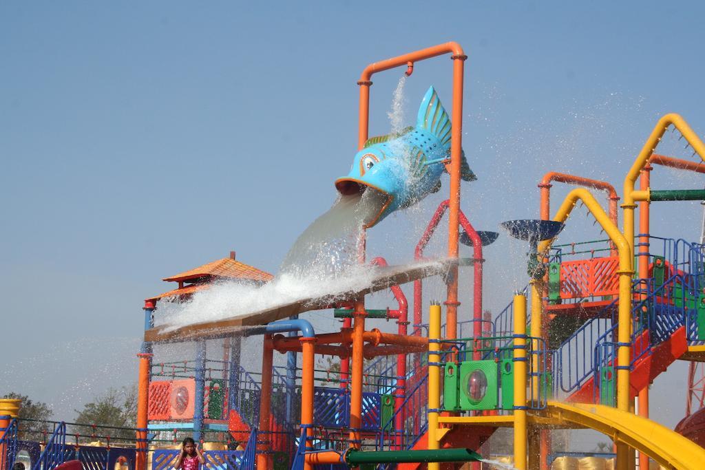 Sentosa Resorts & Water Park Chinchvad Экстерьер фото