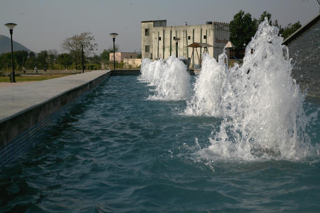 Sentosa Resorts & Water Park Chinchvad Экстерьер фото
