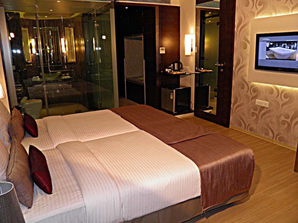 Sentosa Resorts & Water Park Chinchvad Номер фото