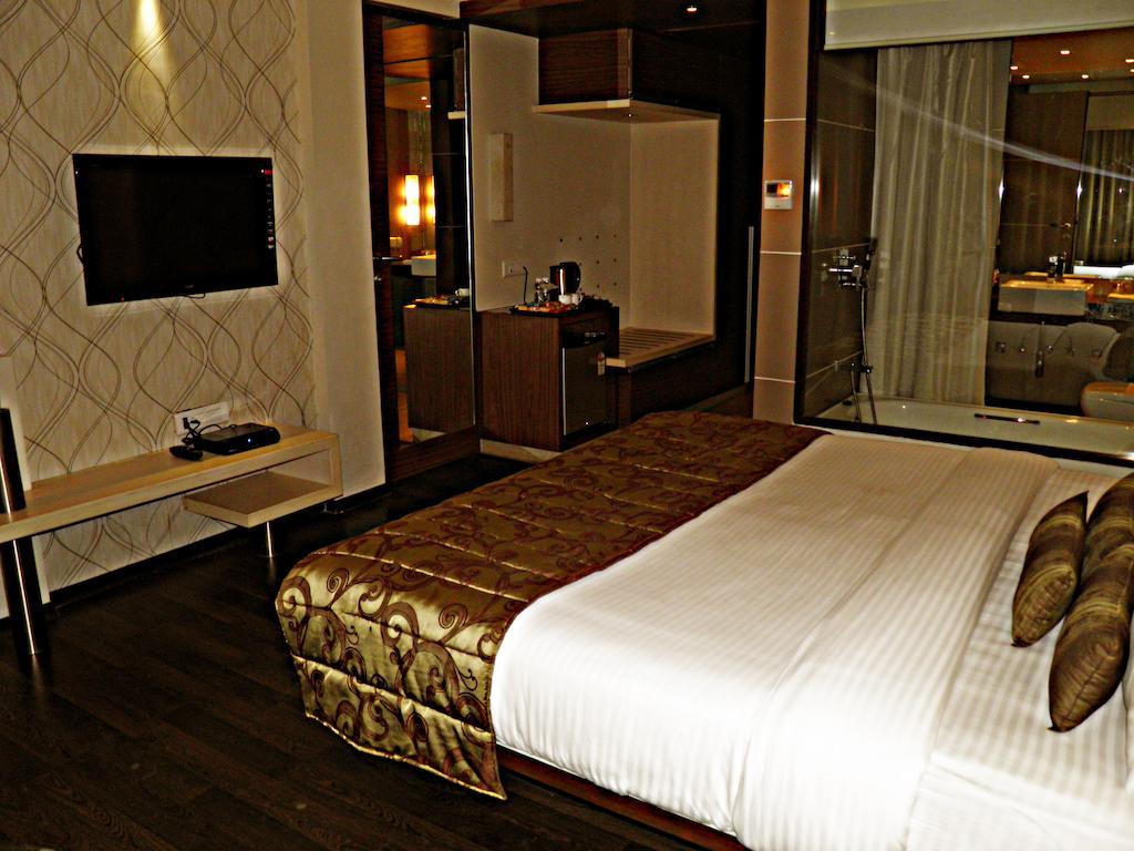 Sentosa Resorts & Water Park Chinchvad Номер фото