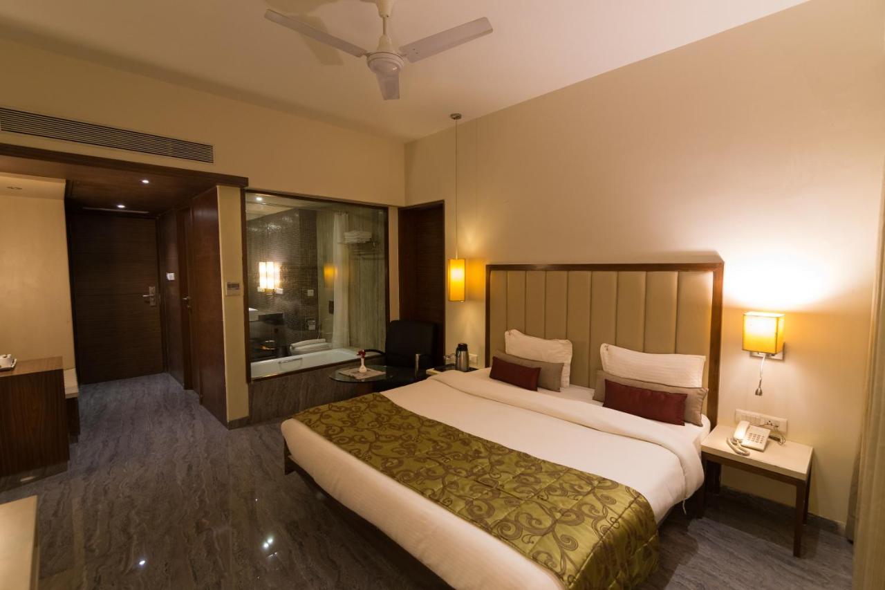 Sentosa Resorts & Water Park Chinchvad Экстерьер фото